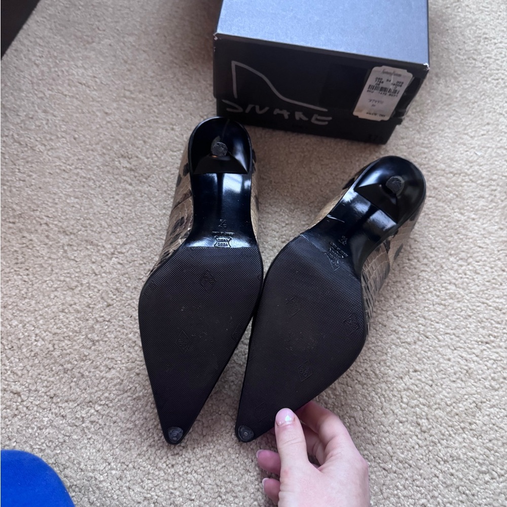Nordstrom Cream and Black Heels Sleek Sophisticated Design - Picture 3 of 3